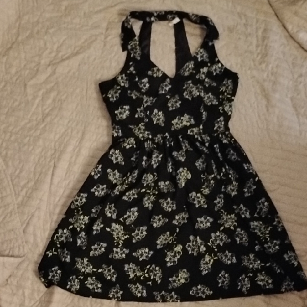 Charming Floral Kids Dress - Black and White
